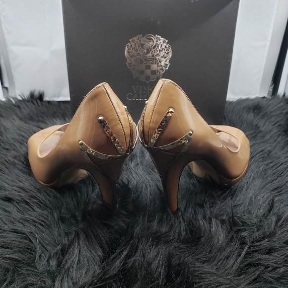 Vince Camuto Luxe Heels - Picture 3 of 6